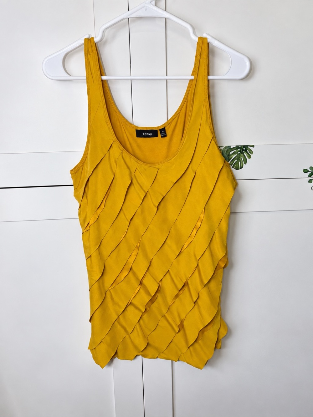 APT. 9 Mustard Yellow Ruffle Sleeveless Blouse - size Medium